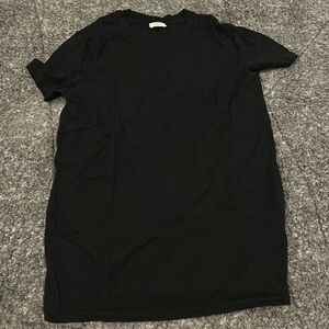 Aritzia t shirt